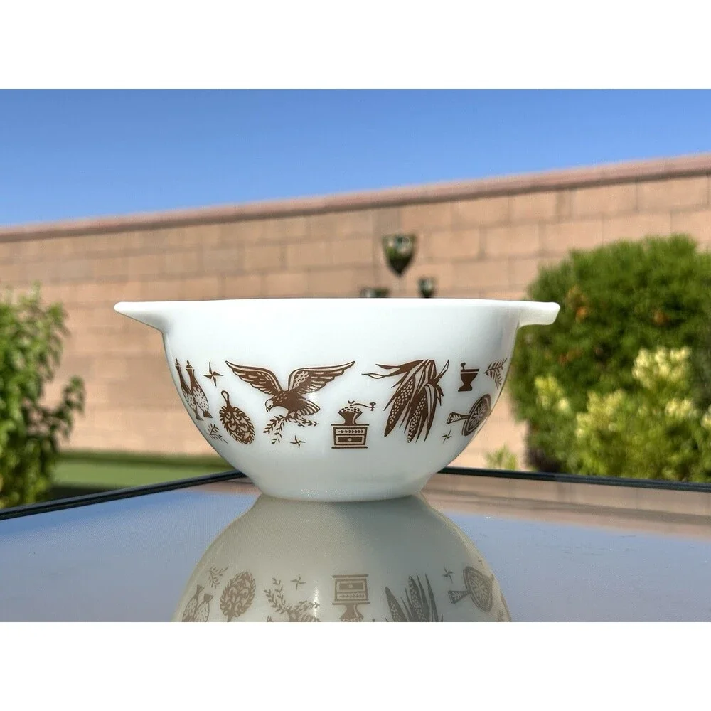 Vintage Pyrex Mixing Bowl #441 Early American Cinderella 1-1/2 PT White Brown